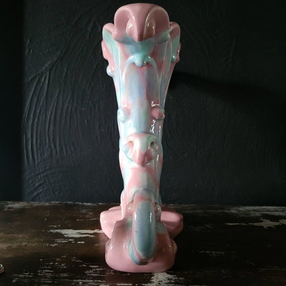 Vintage Royal Haeger Vase, MCM Cornucopia, Pink and Blue Royal Haeger - Picture 2 of 9